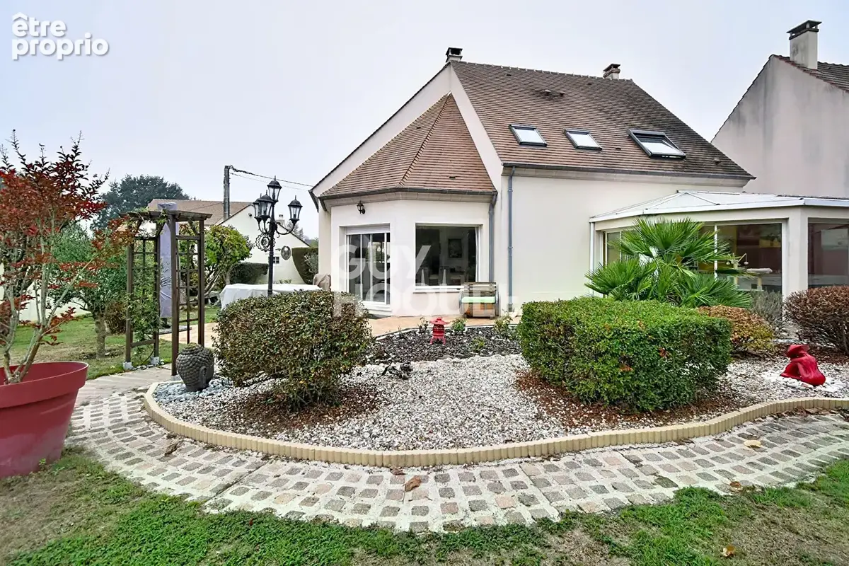Maison à FAVIERES