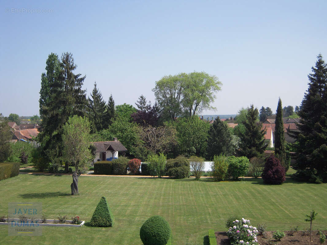 Cote chalonnaise - propriete d'exception en coeur de village - - photo 2