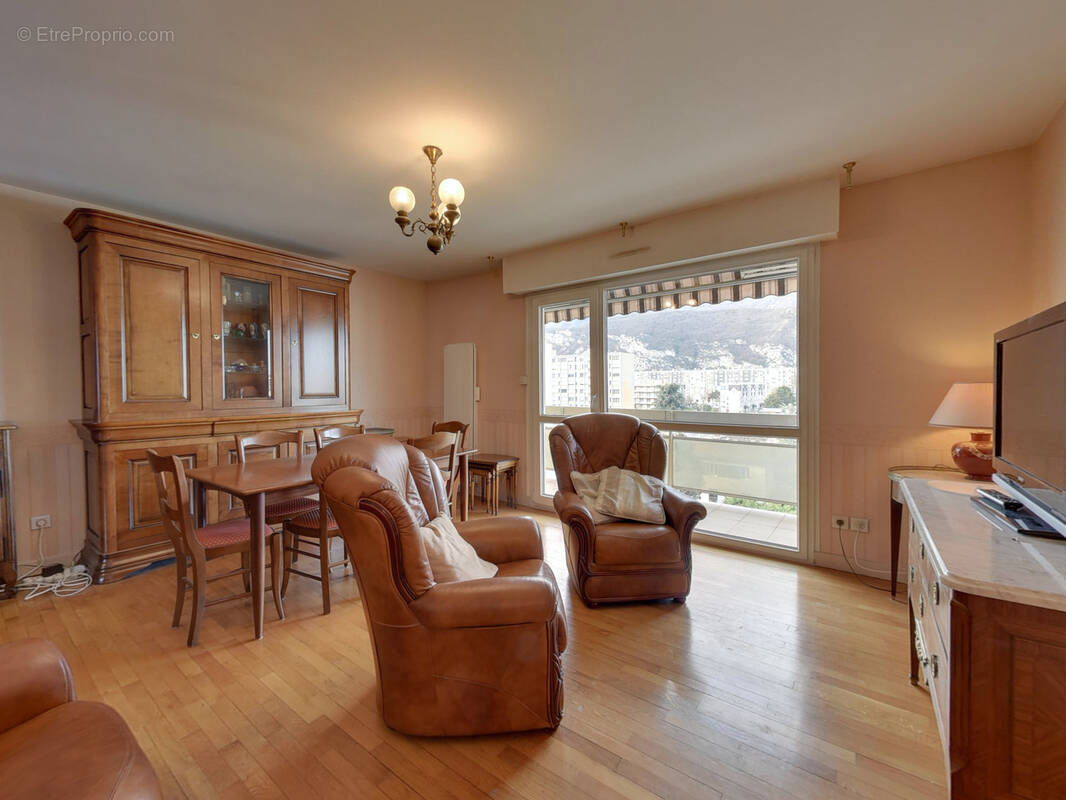 Appartement à ECHIROLLES