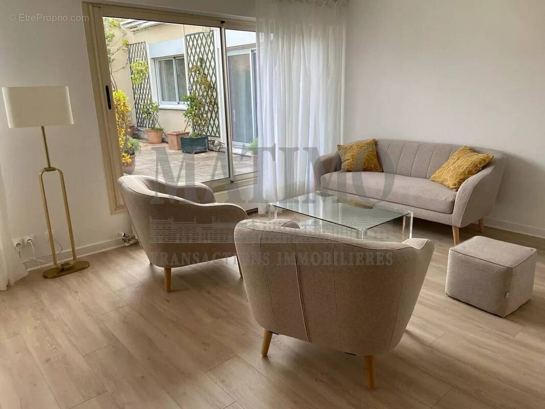 Appartement à PARIS-15E