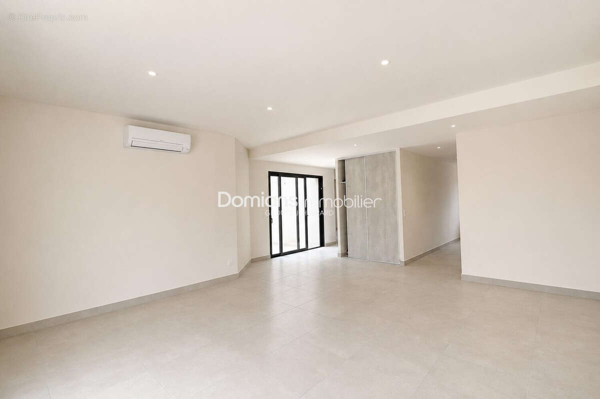 Maison 106 m² à Saint-Cyprien  - photo 2