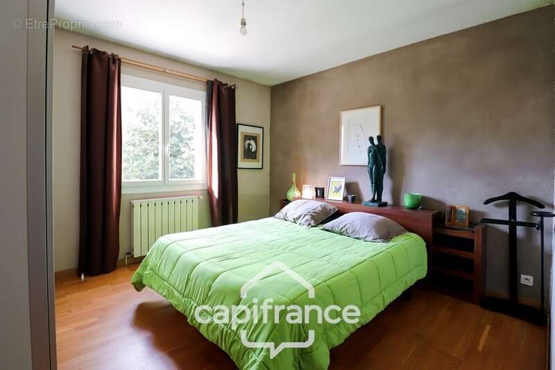 Maison à vendre 7 pièces LA CADIERE D'AZUR (83) - photo 8