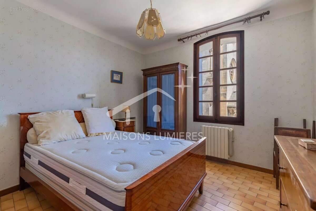 Maison à SAINT-SATURNIN-LES-APT