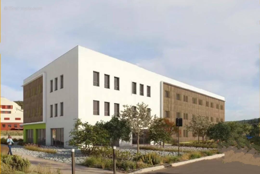 Commerce à MONTREDON-DES-CORBIERES