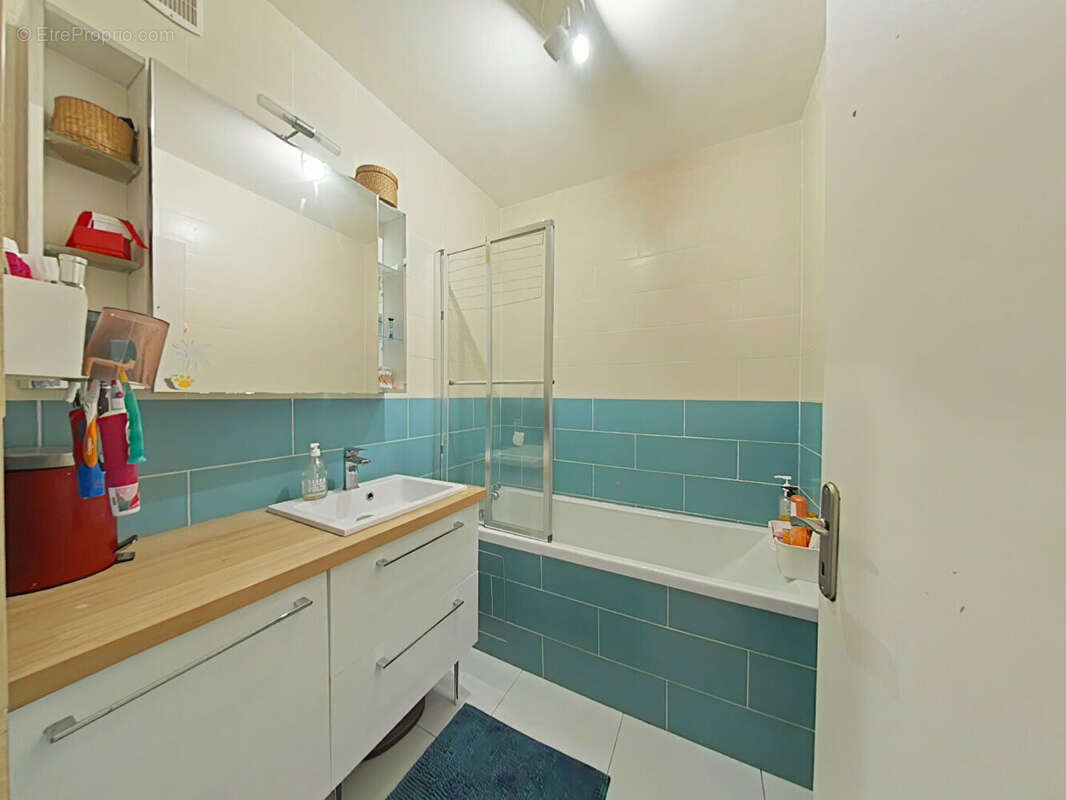 Appartement à FONTENAY-LE-FLEURY