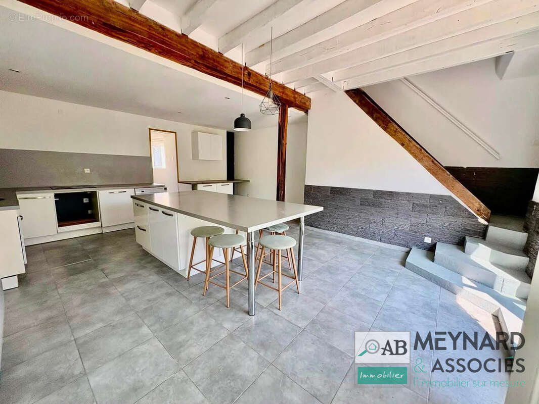 A vendre LUMIGNY 10 min de ROZAY EN BRIE  Briarde de 129.91,4 chambres M2sur 350 de terrain - photo 3