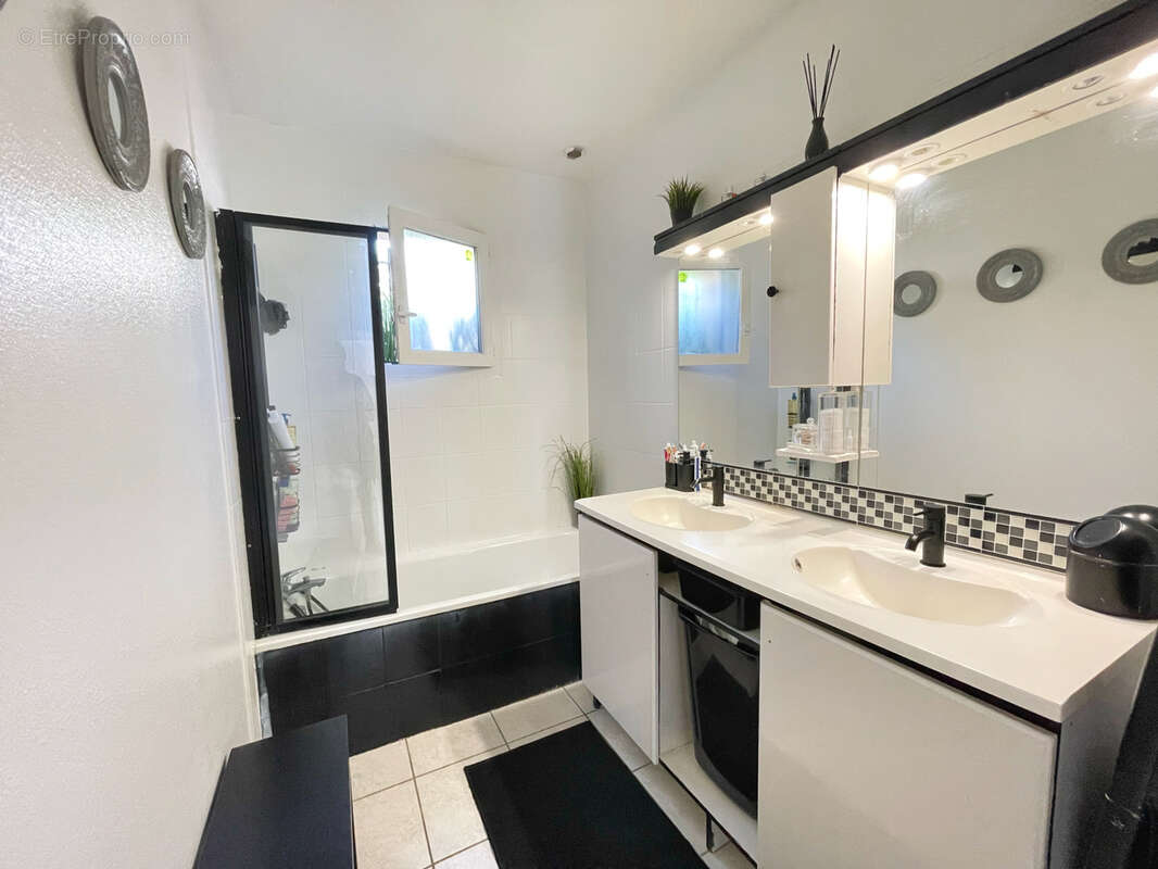 Maison à VAULX-EN-VELIN