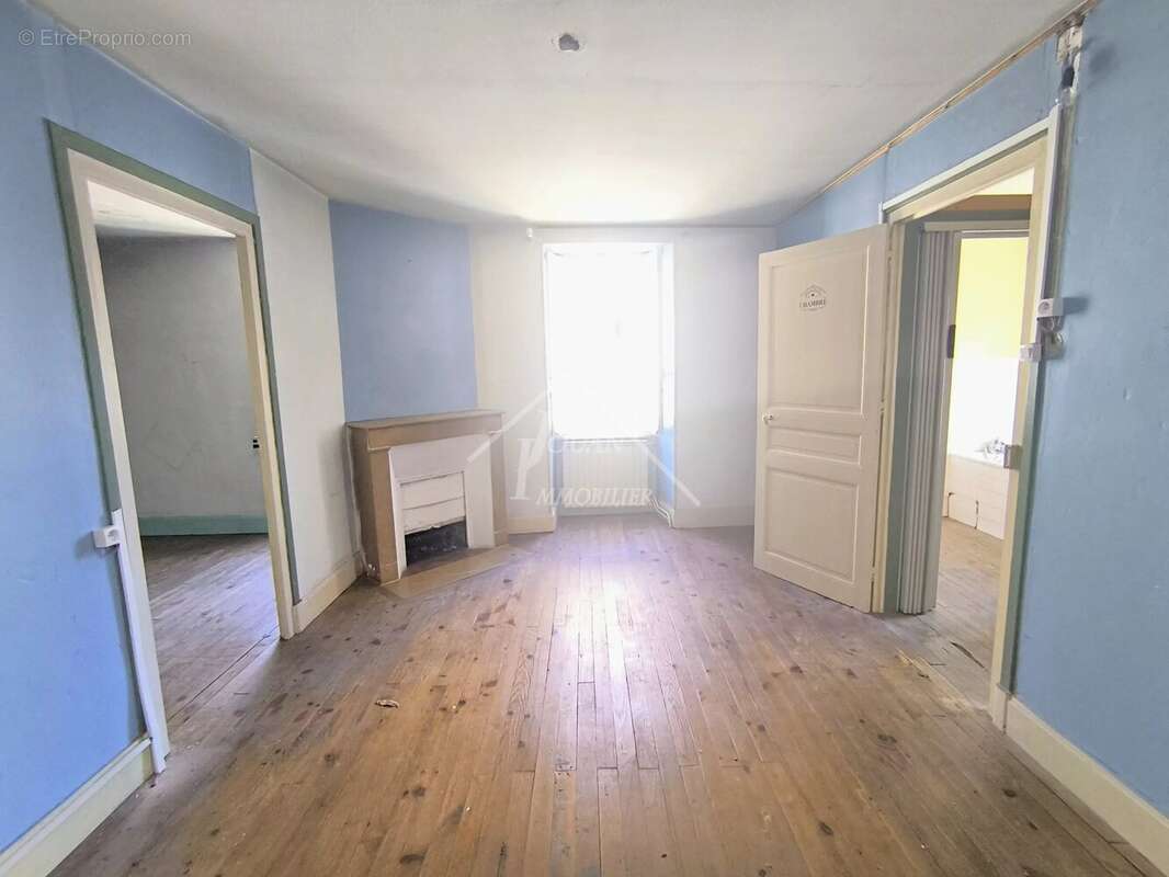 Maison à SAINT-GERVAIS-D'AUVERGNE