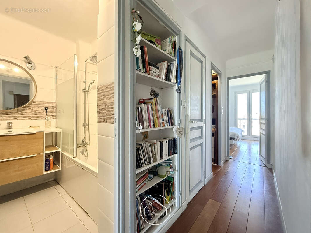 Appartement à MARSEILLE-4E