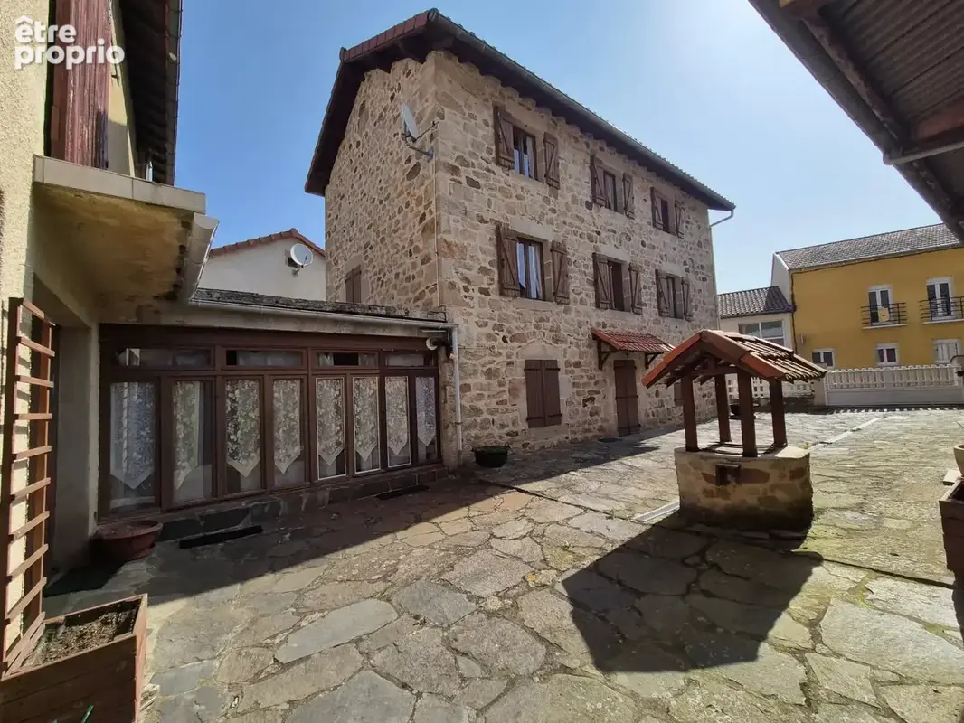 Maison en pierre sur trois niveaux avec dépendances et terrain - photo 3