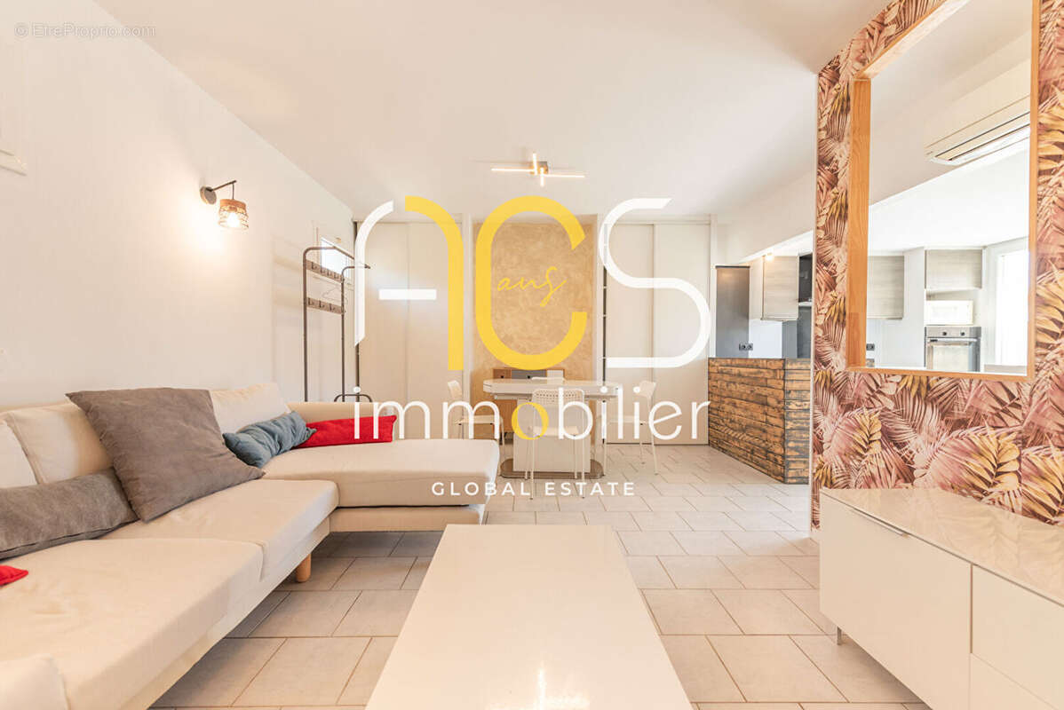 Appartement à CHATEAUNEUF-LES-MARTIGUES