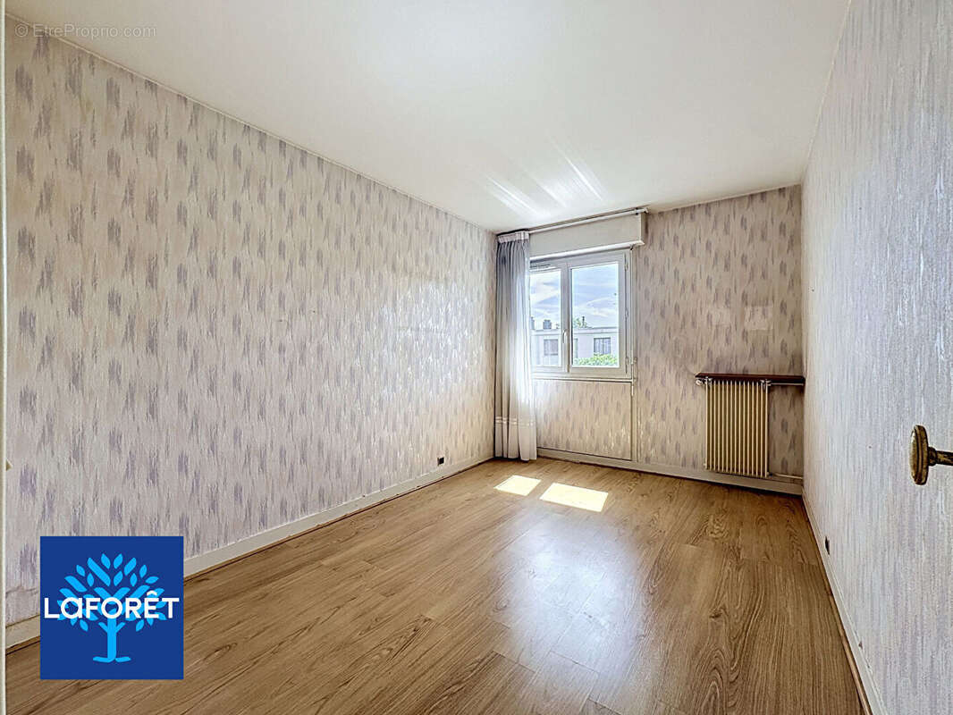 Appartement Evry-Courcouronnes 3 pièces 60m² + 2 boxes + cave - photo 7