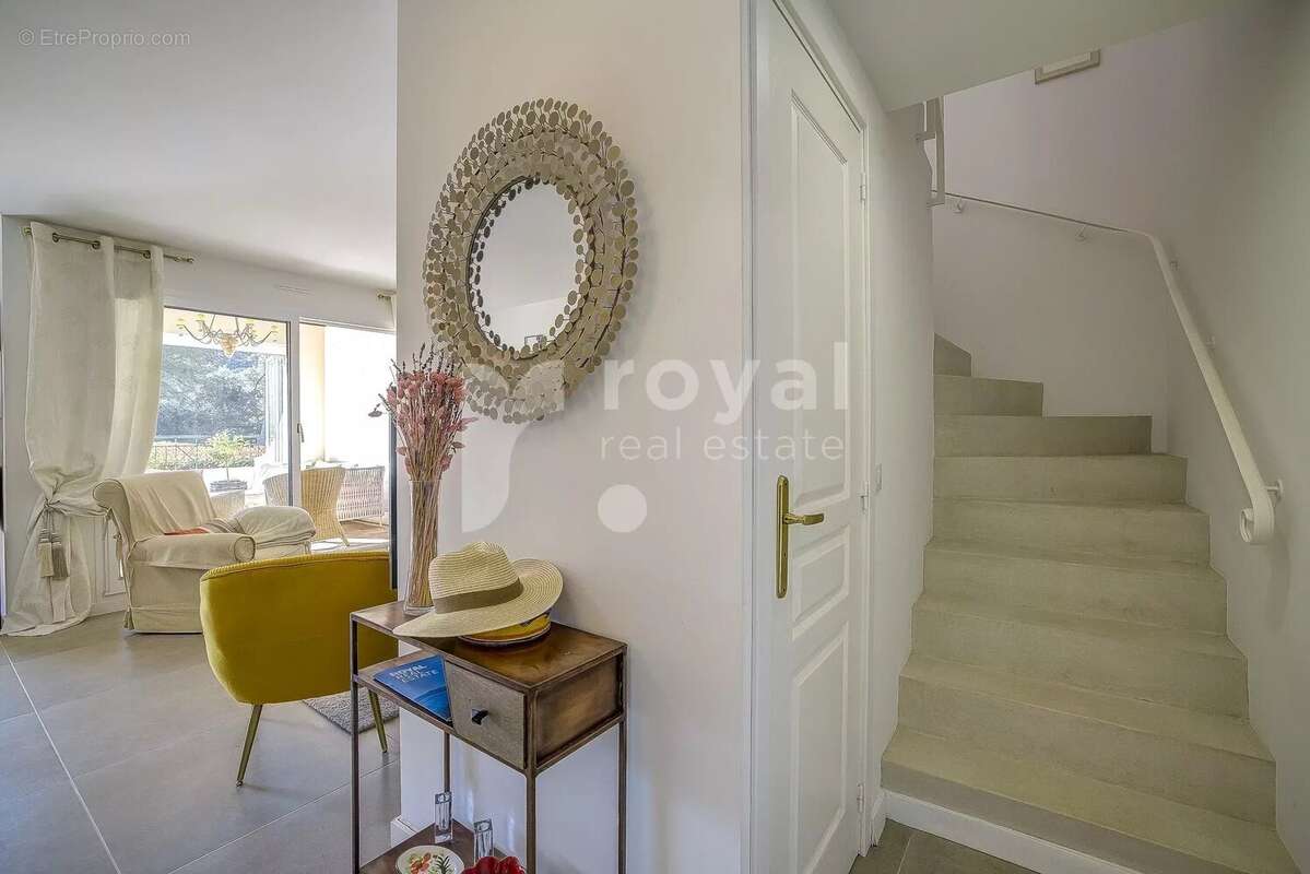 Maison à MOUGINS