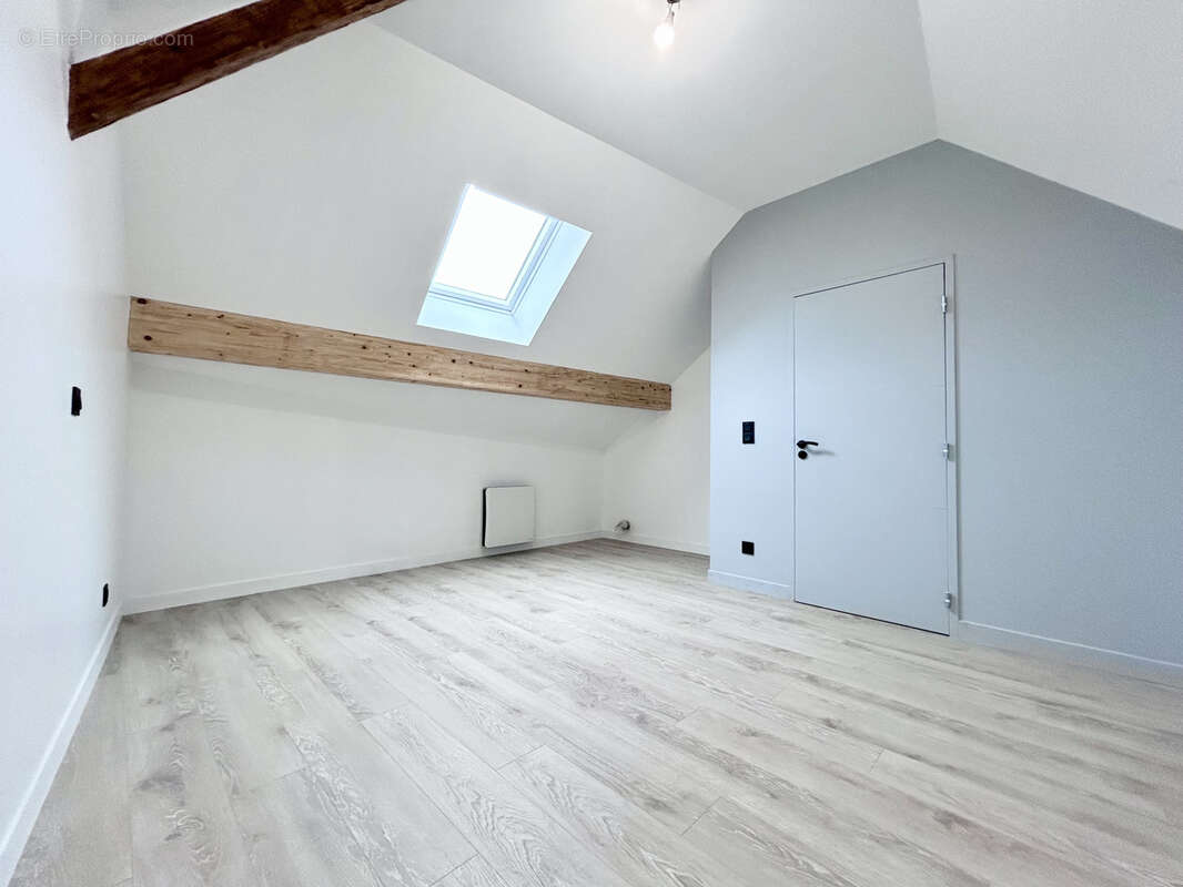 Appartement à YENNE