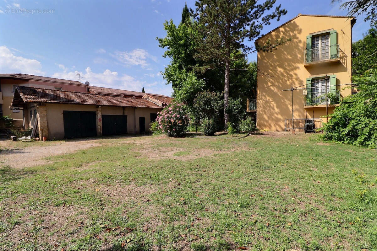 Maison à SAINT-CHAMAS