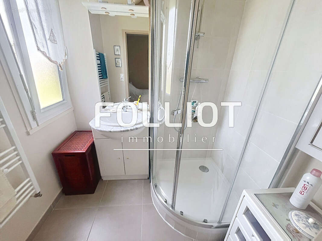 Appartement à LUC-SUR-MER