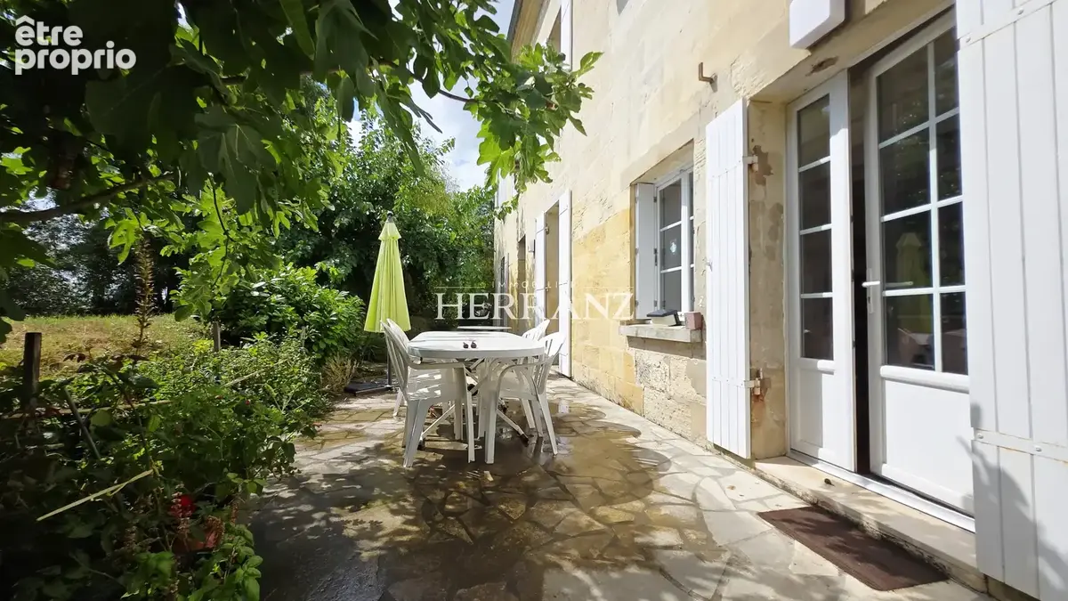 Maison à FRONSAC