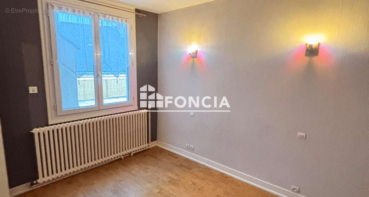 Maison à AZAY-LE-RIDEAU