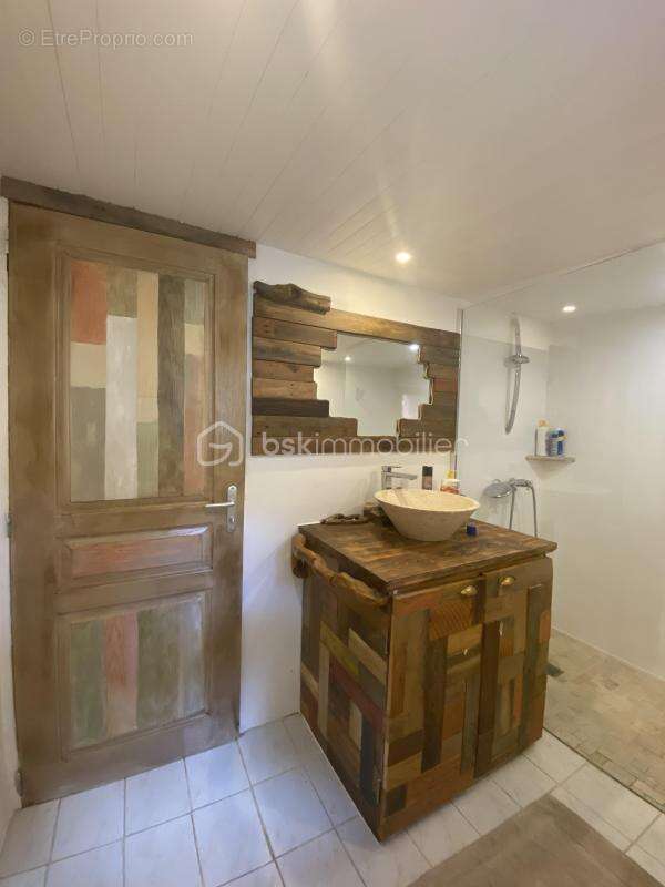 Maison à LA ROQUE-D'ANTHERON