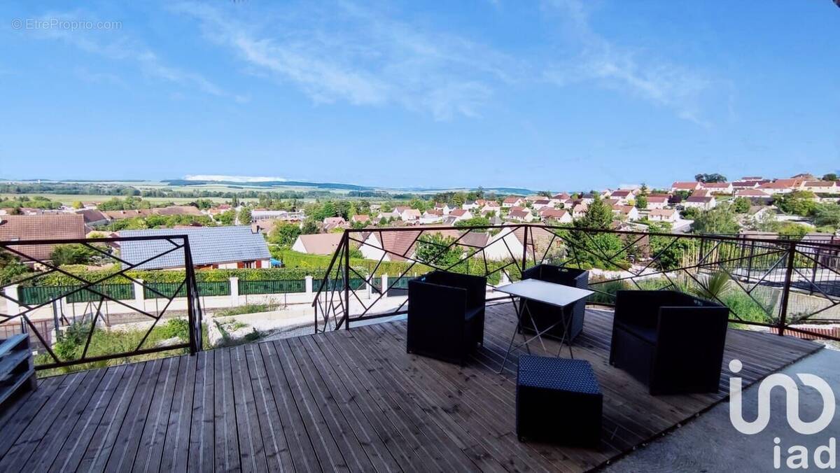 Photo 1 - Maison à PONT-SUR-YONNE