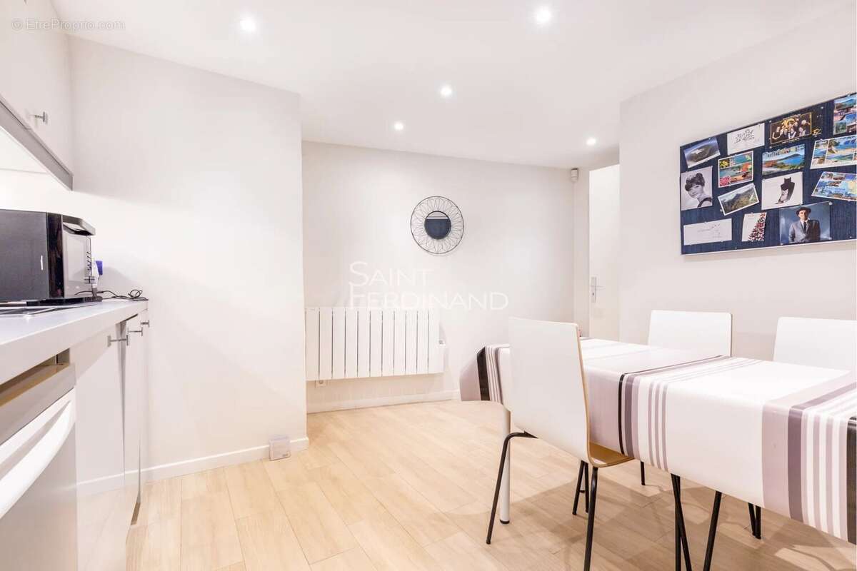 Commerce à PARIS-17E