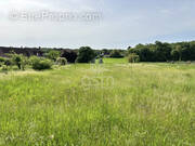 Terrain à SAINT-EPAIN