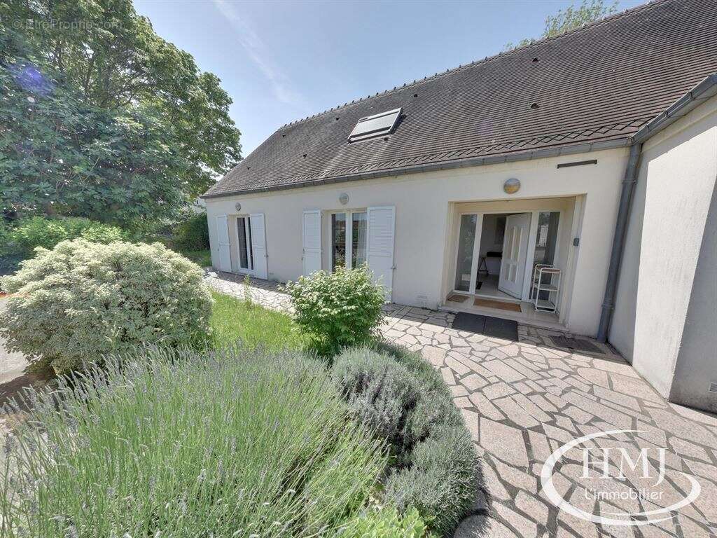 Maison à COURCOURONNES