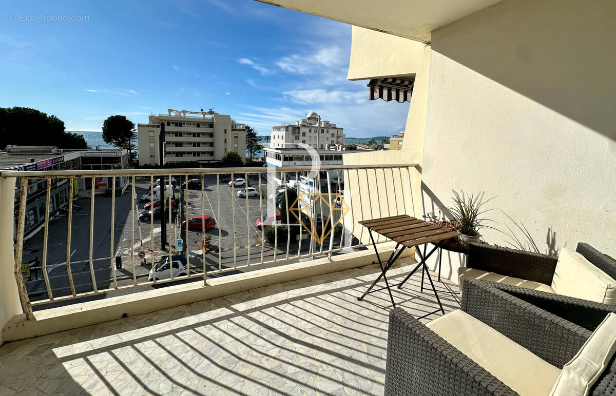 Photo Appartement à Saint-Laurent-Du-Var au prix de 373 000€
