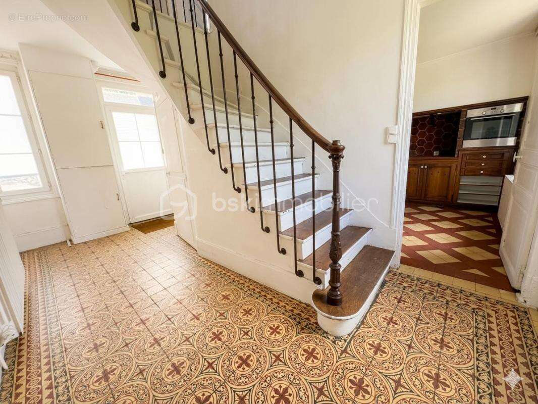 Maison à TRIE-CHATEAU