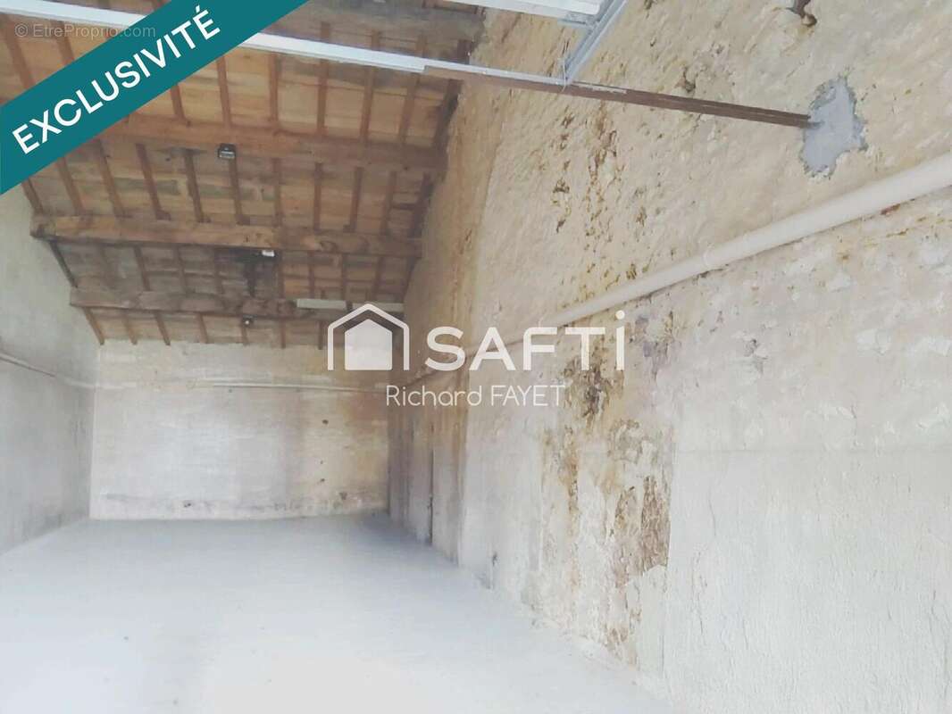 Photo 3 - Parking à SAINT-GENIS-DE-SAINTONGE