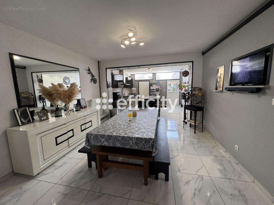 Maison 108 m² à Bruay-Sur-L'escaut  - photo 3