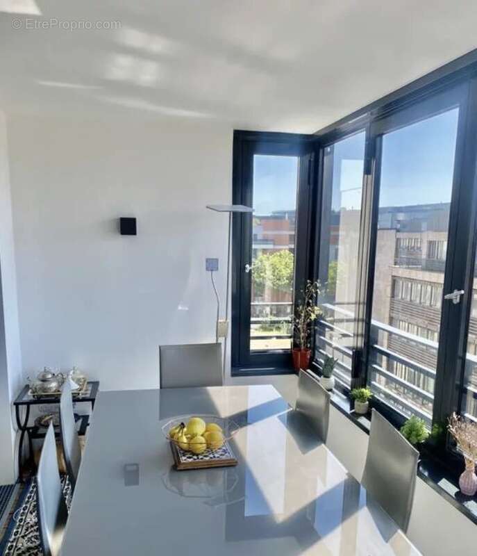 Appartement à COURBEVOIE