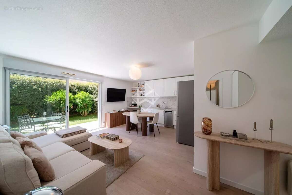 Appartement à VALBONNE