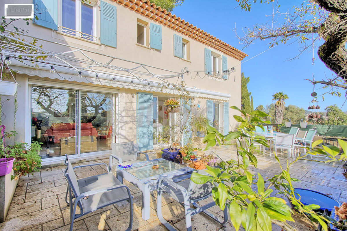 Maison à HYERES