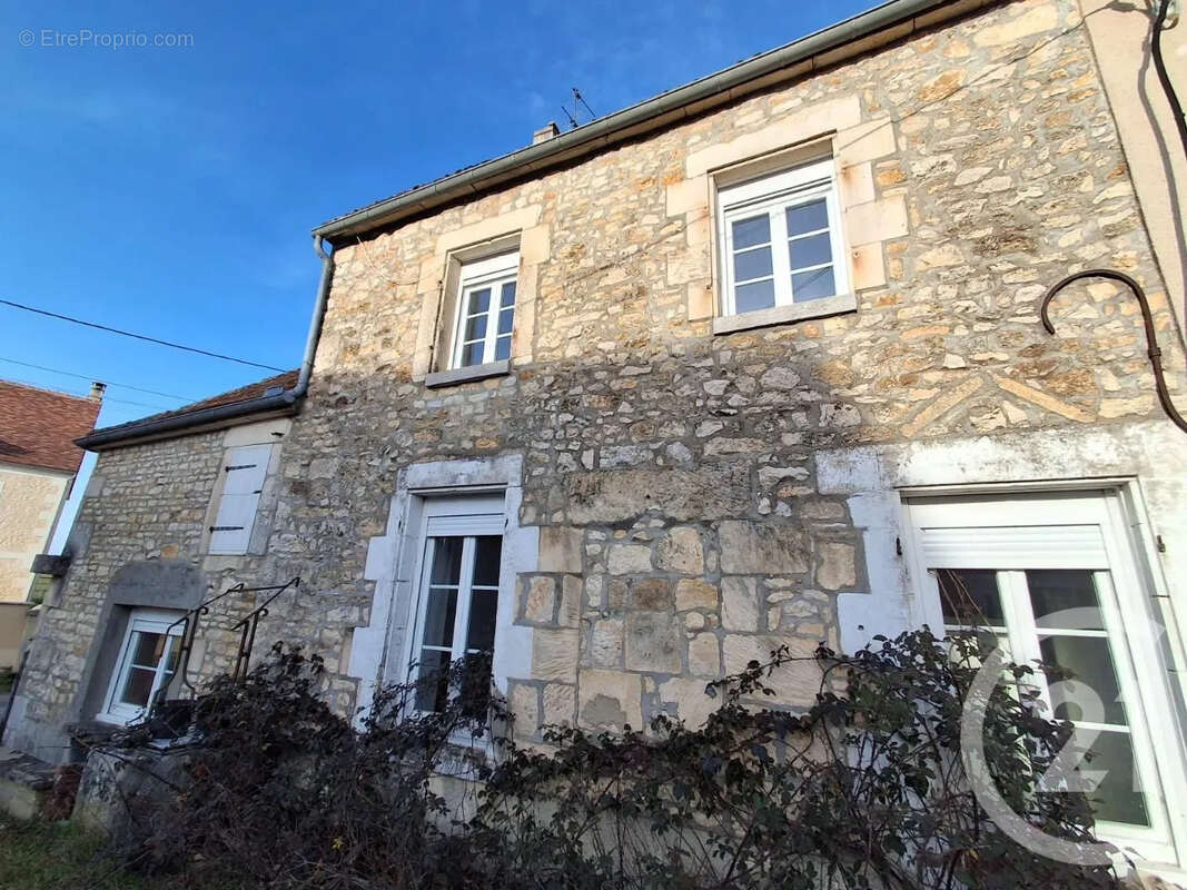 Maison à ETAIS-LA-SAUVIN