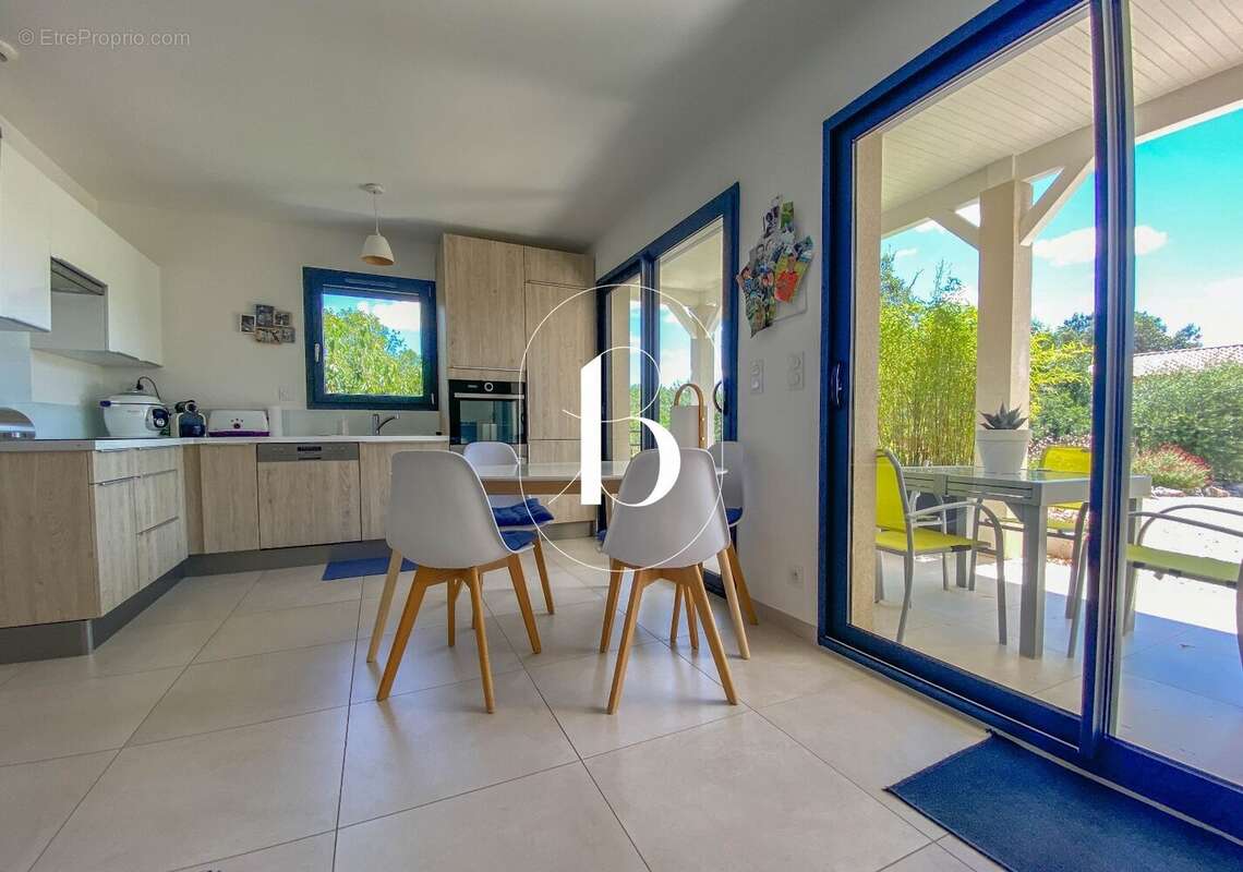 Maison 138 m² à Goudargues  - photo 15