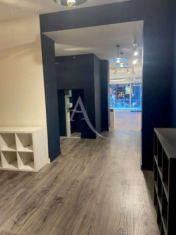 Hyper centre Local d'activité La Rochelle 95 m2 - photo 4