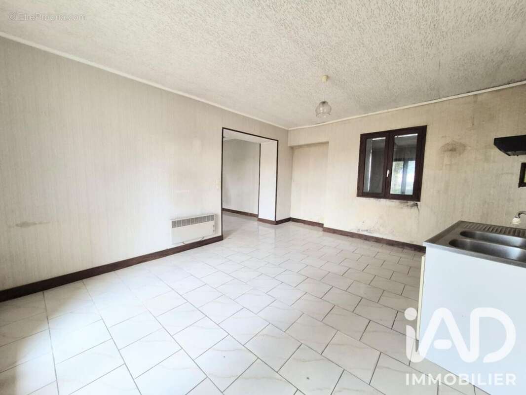 Maison 87 m² à Gizeux  - photo 8