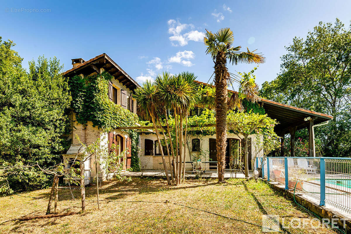 Maison Saint Loubes  7 pièce(s) 226 m2 - photo 2