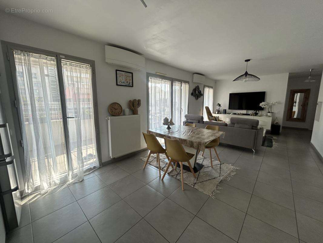 Appartement à MARSEILLE-3E