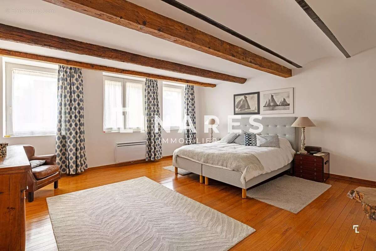 Appartement à MARSEILLE-2E