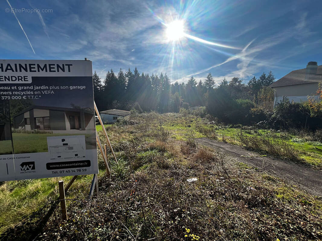 Terrain à CHANTRAINE