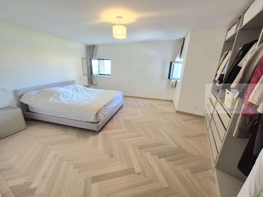Appartement à MENTON