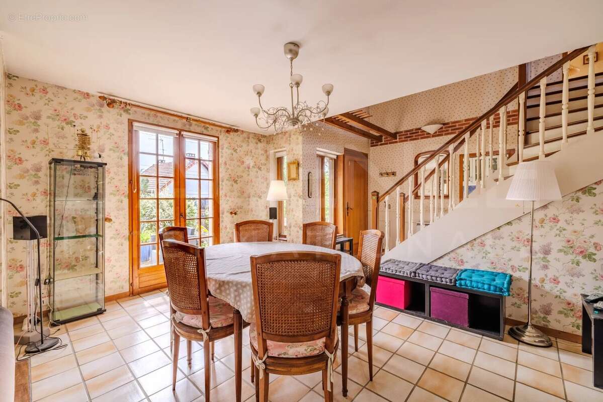 Maison à VILLEPREUX