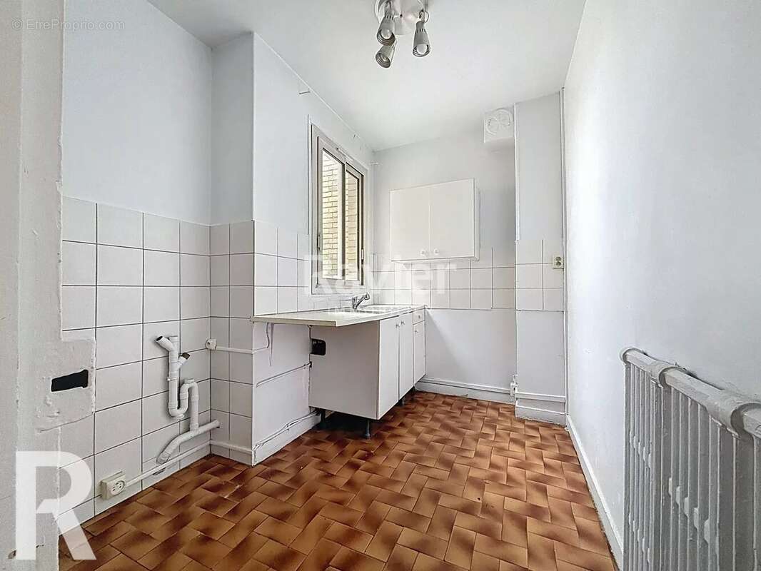 Appartement à PARIS-14E