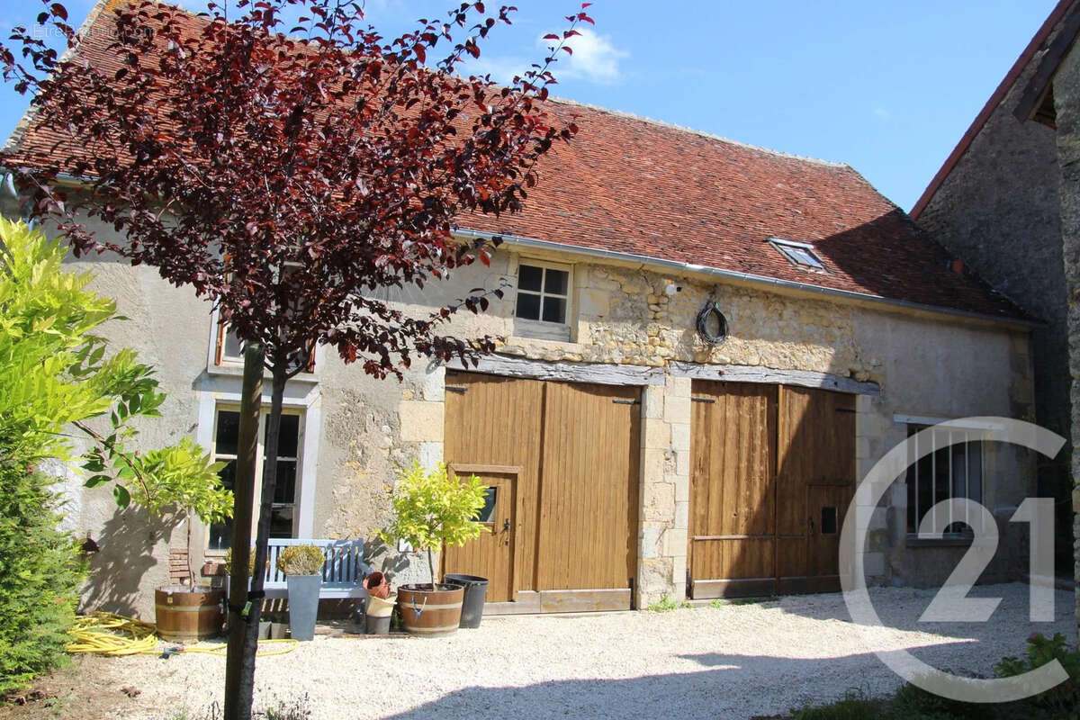 Maison à CHATEAUNEUF-VAL-DE-BARGIS