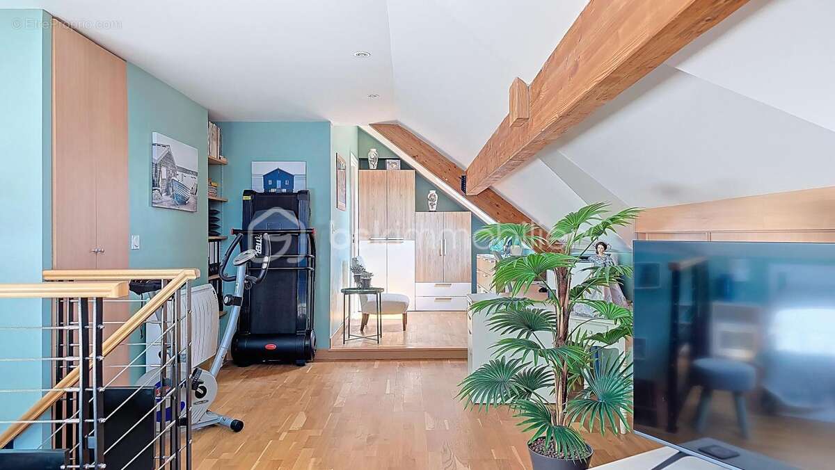 Appartement à CHEVRY-COSSIGNY