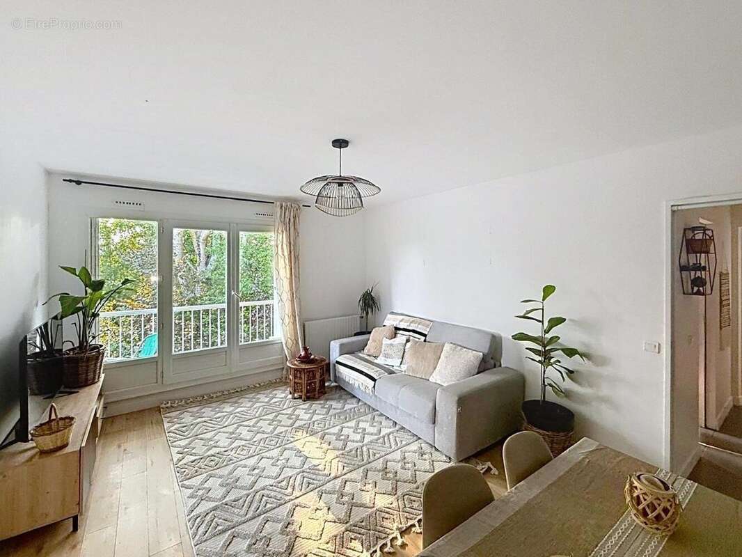 Photo 2 - Appartement à MAGNY-LES-HAMEAUX