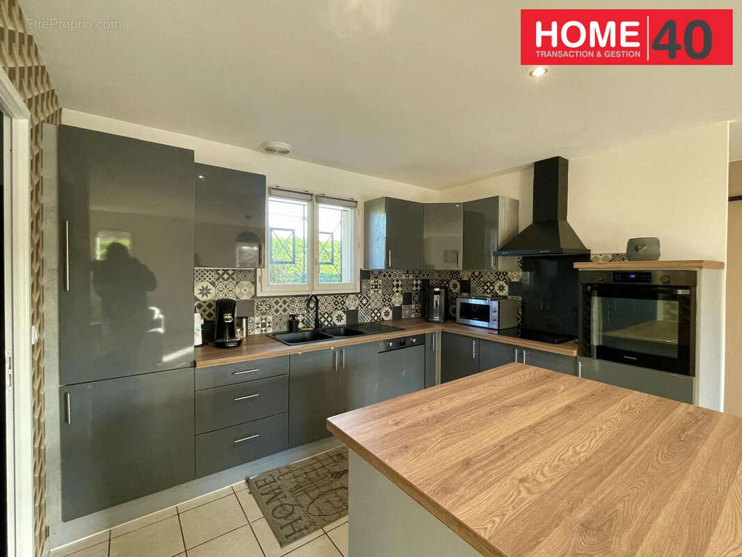 Maison à PARENTIS-EN-BORN