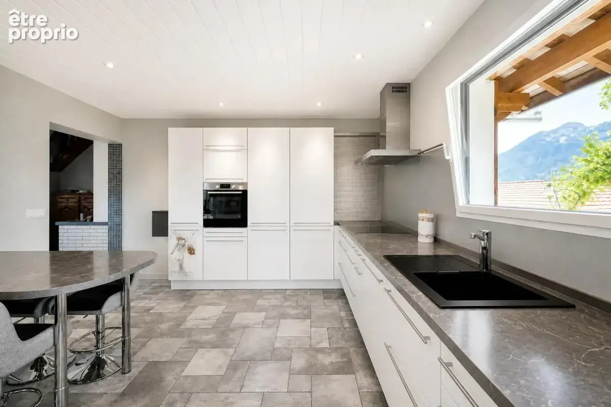 Maison de 8 pièces de 145 m² à Vinzier - photo 5